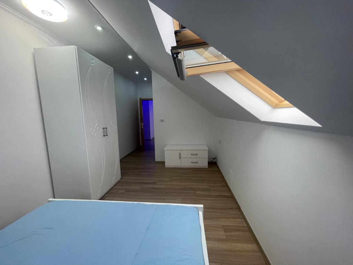 Kukes Guesthouse Kevin מראה חיצוני תמונה